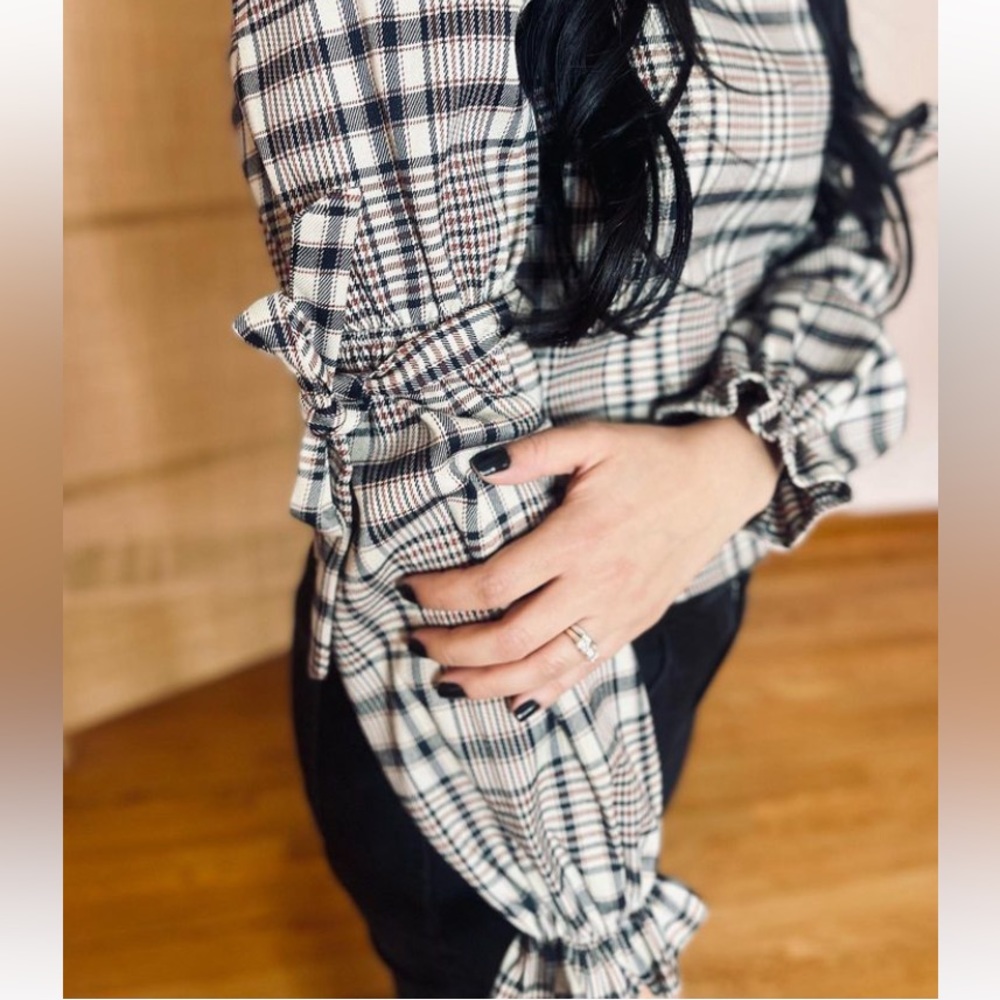🍂LINE & DOT QUINN BLOUSE 🍂